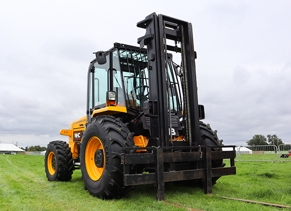 Rough Terrain ForkliftMasted Truck A14 course & training